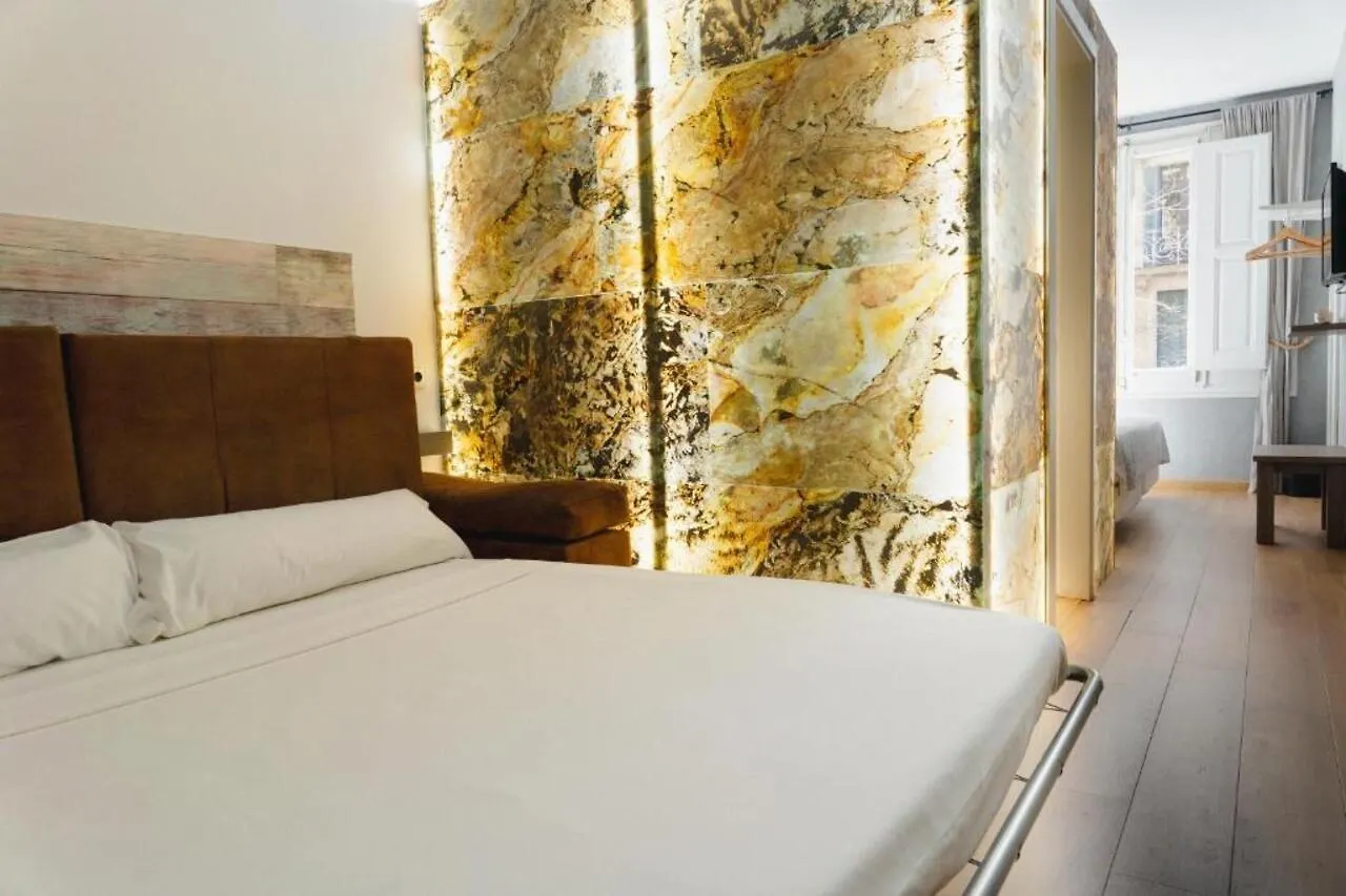 Cosmopolitan Boutique Rambla Hotel Barcelona 2*,