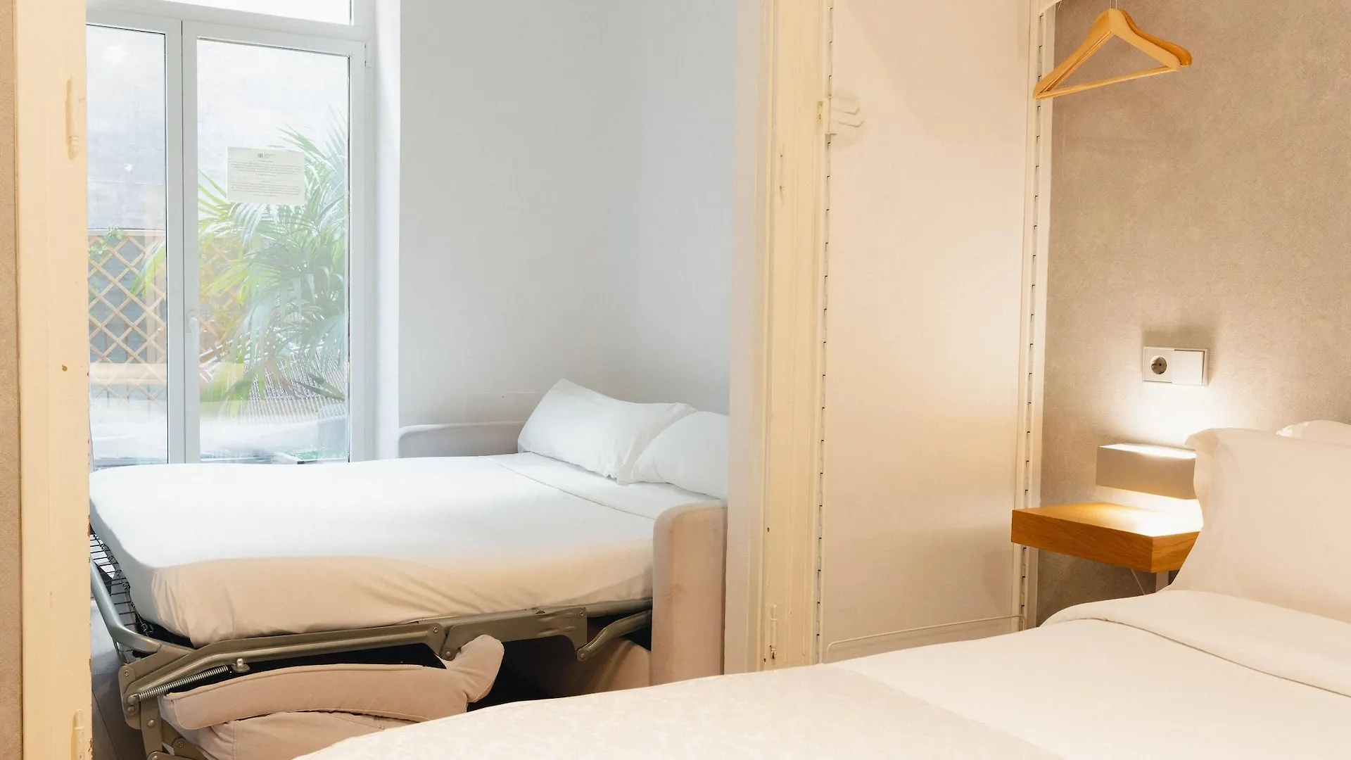Cosmopolitan Boutique Rambla Hotel Barcelona 2*,
