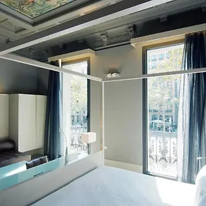 Hotel Actual ***